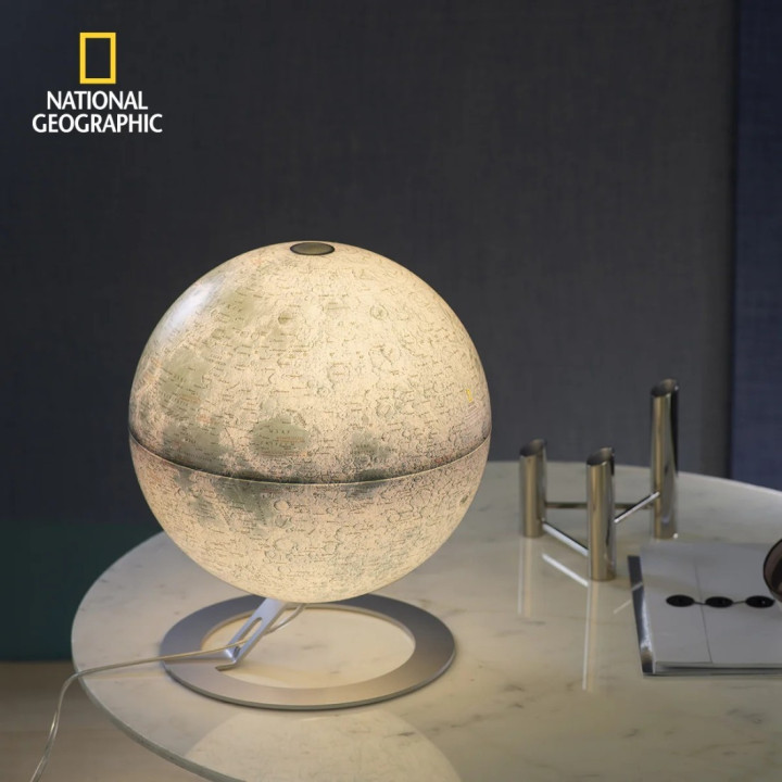 Globo lunar National Geographic con mapa de la Luna